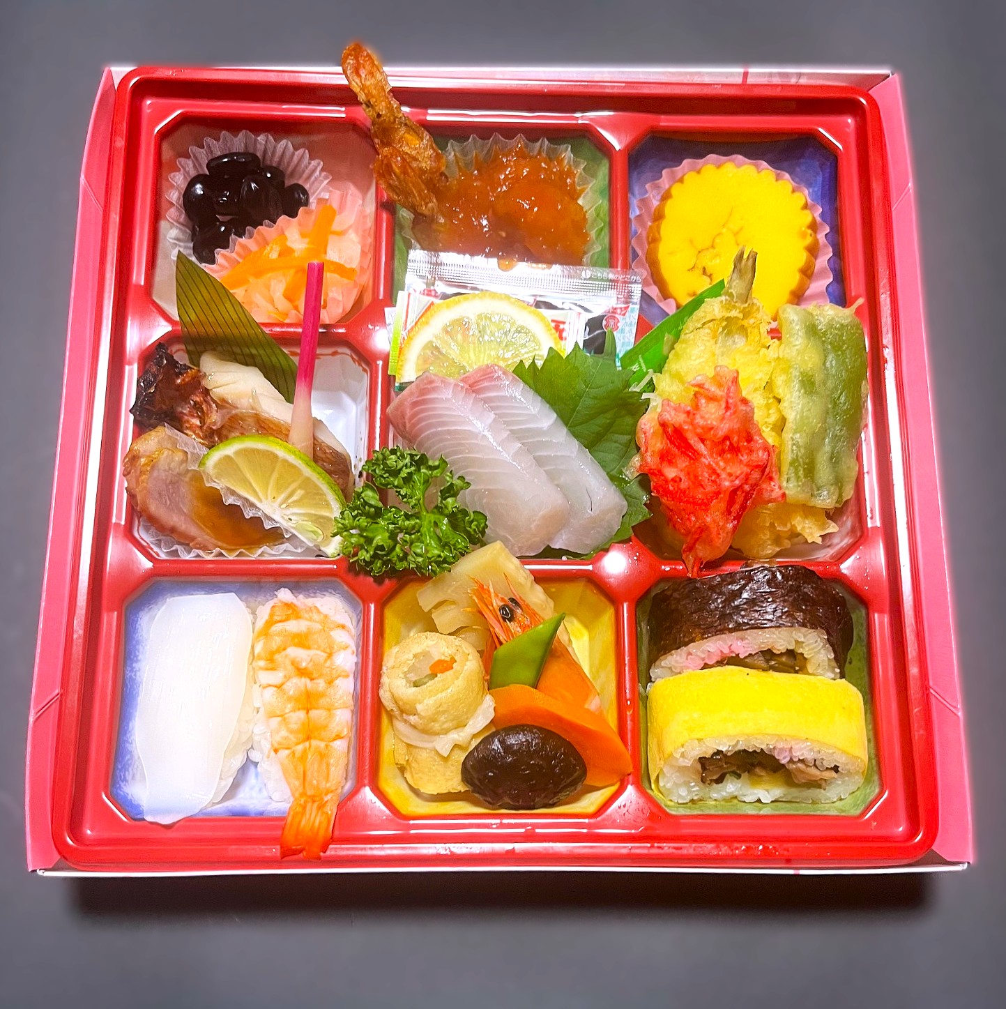 [822] 新春折「竹」（刺身入り）2,000円(税込)