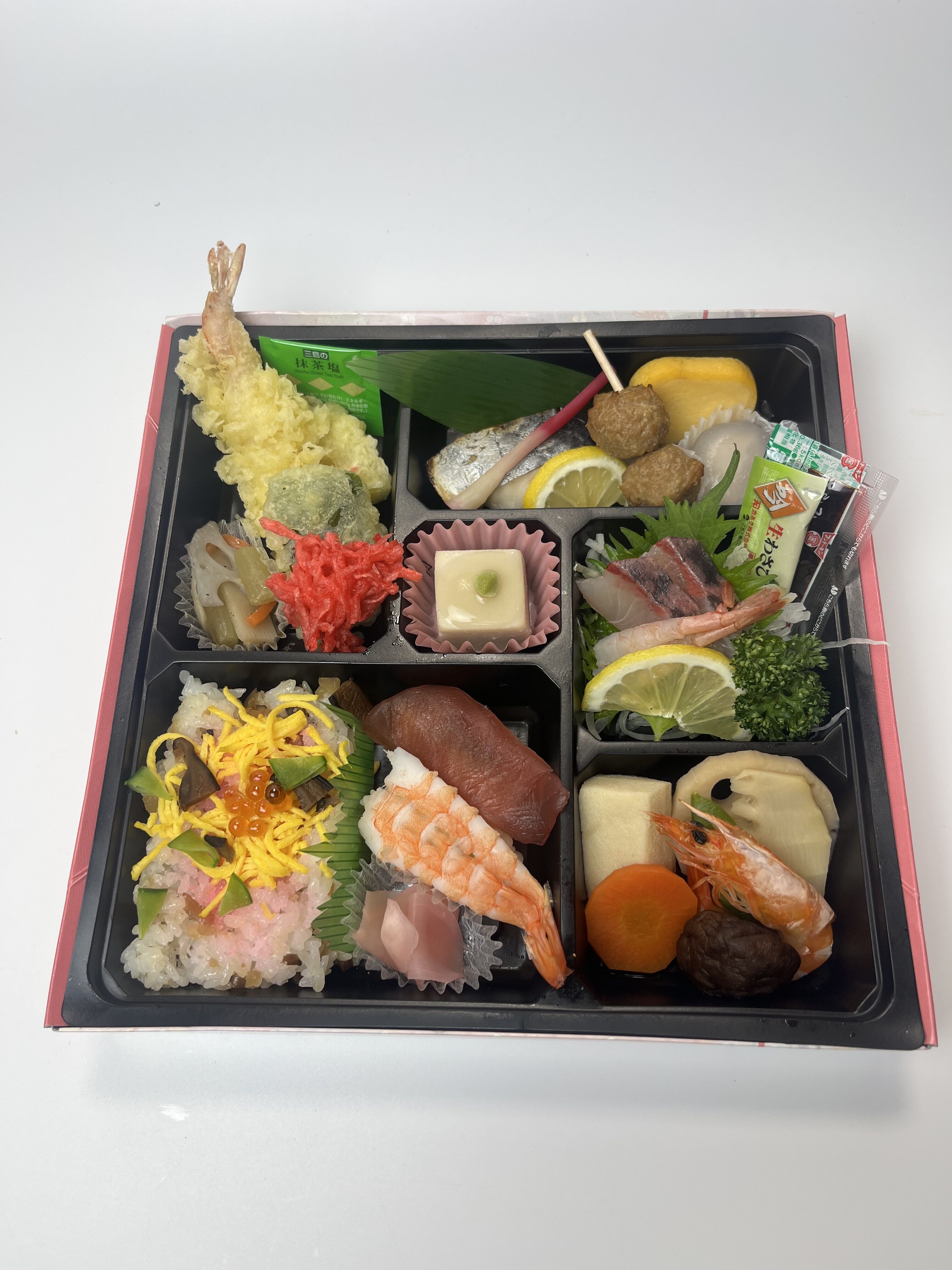 「福（ふく）」
〈刺身入り〉
2,484円（税込）